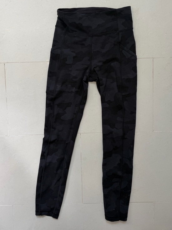 lululemon athletica Pants - Womens Lululemon Black Camo Leggings Size 4